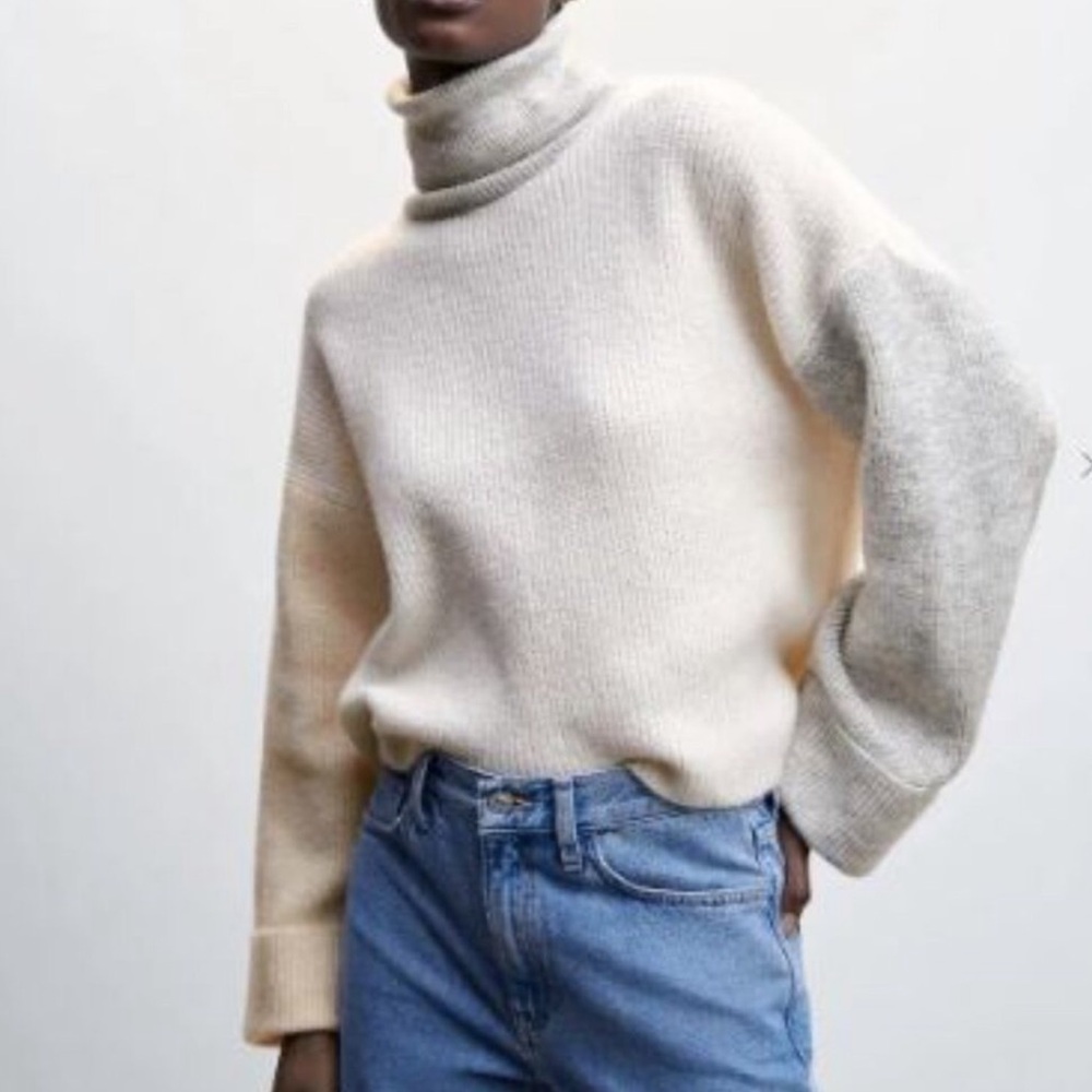Mango Colorblock Oversized Gray and Cream Turtleneck Sweater Size S